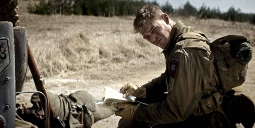 Alan Ritchson em Ghosts of War