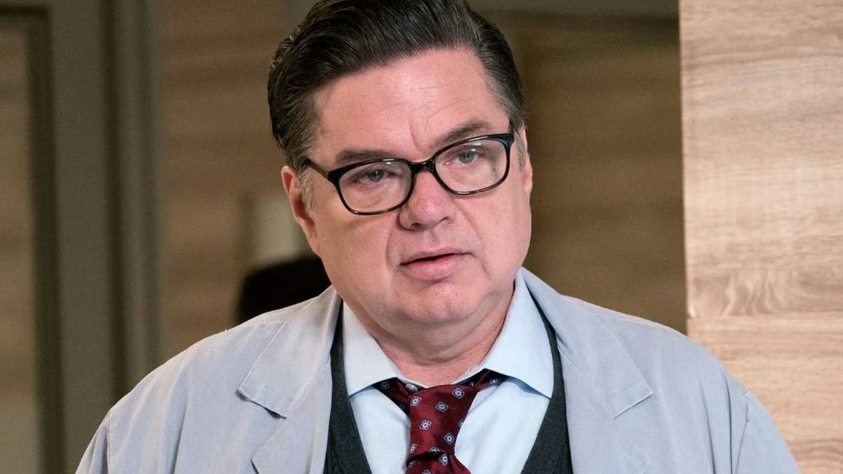 Why 'Chicago Med's Oliver Platt Might Be the Best Actor Working Today