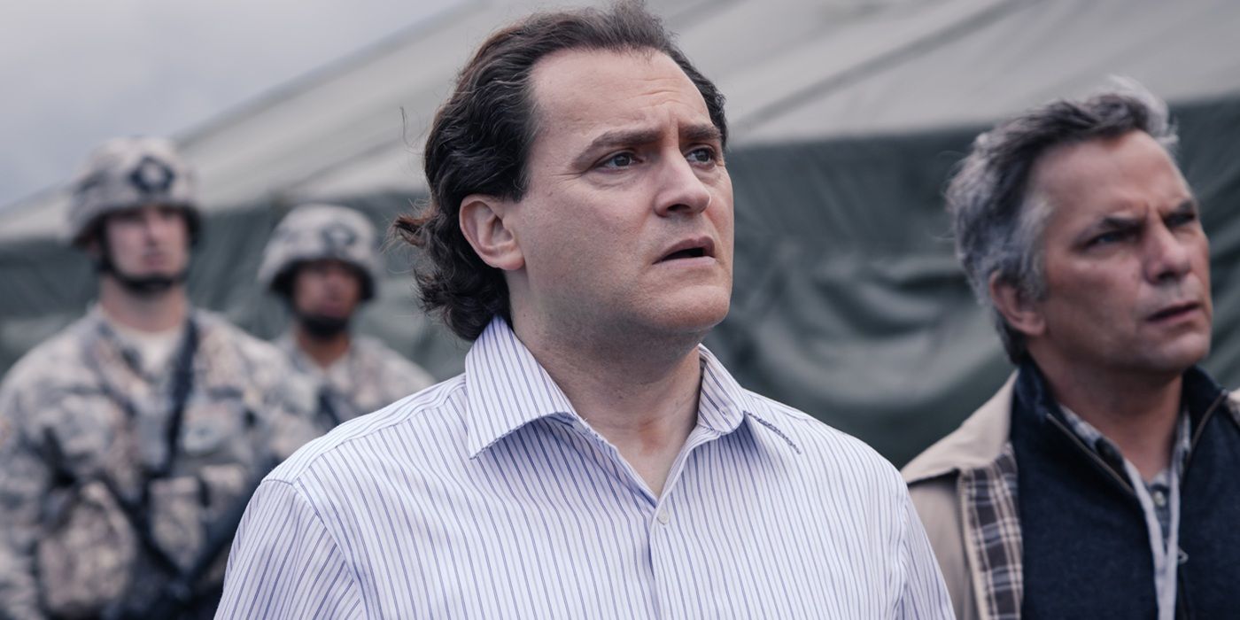 Michael Stuhlbarg in Arrival.