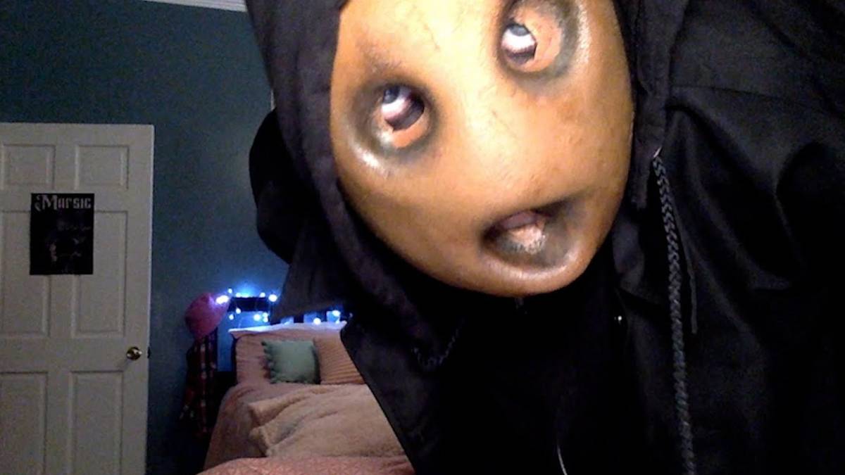 Hidden Gem Horror ‘Strange Harvest’ Reveals Terrifying First 10 Minutes Hidden Gem Horror ‘Strange Harvest’ Reveals Terrifying First 10 Minutes