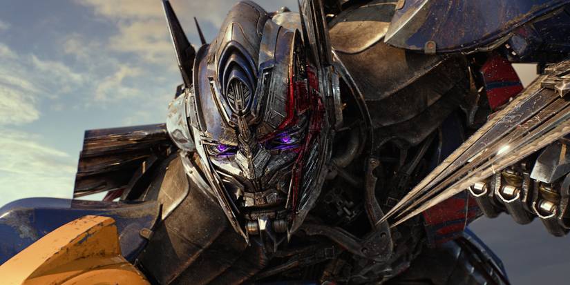Quintessa snarling and brandishing a blade in Transformers: The Last Knight