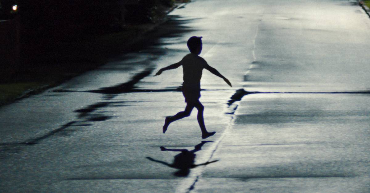 Weapons Film İncelemesi: Karanlığa Doğru Bir Koşu 13 'Weapons': Eye-Popping Scene Released by Warner Bros. Ahead of Premiere