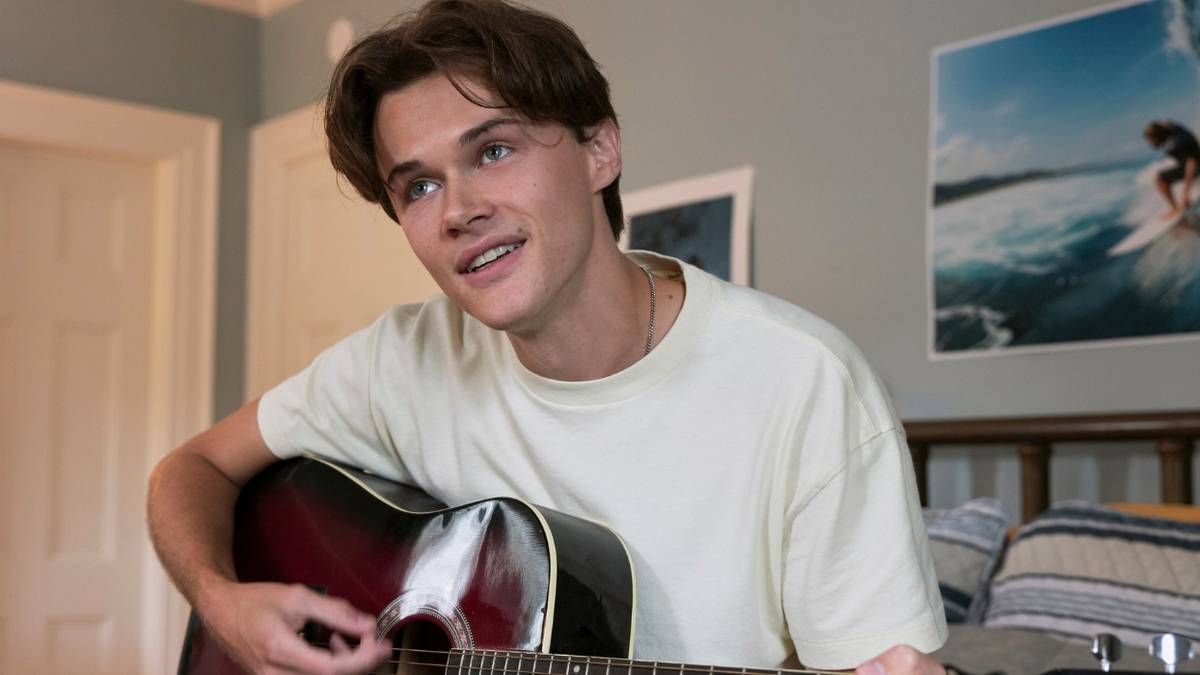 10 Must-Watch Coming-of-Age Romance Movies for Fans of 'The Summer I ...