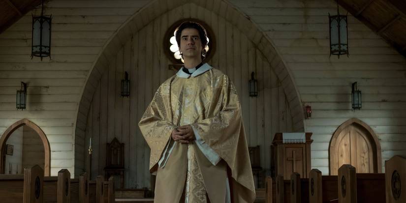 Hamish Linklater as Father Paul in Mike Flanagan's Netflix series, 'Midnight Mass'.