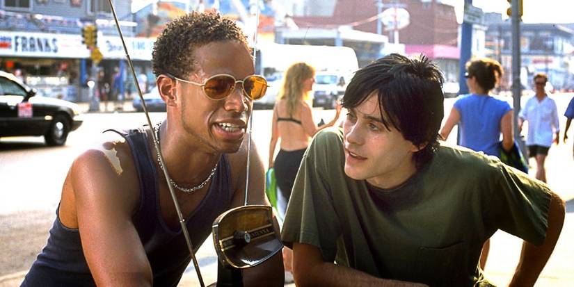 Marlon Wayans and Jared Leto hang out in front of a radio in Requiem for a Dream