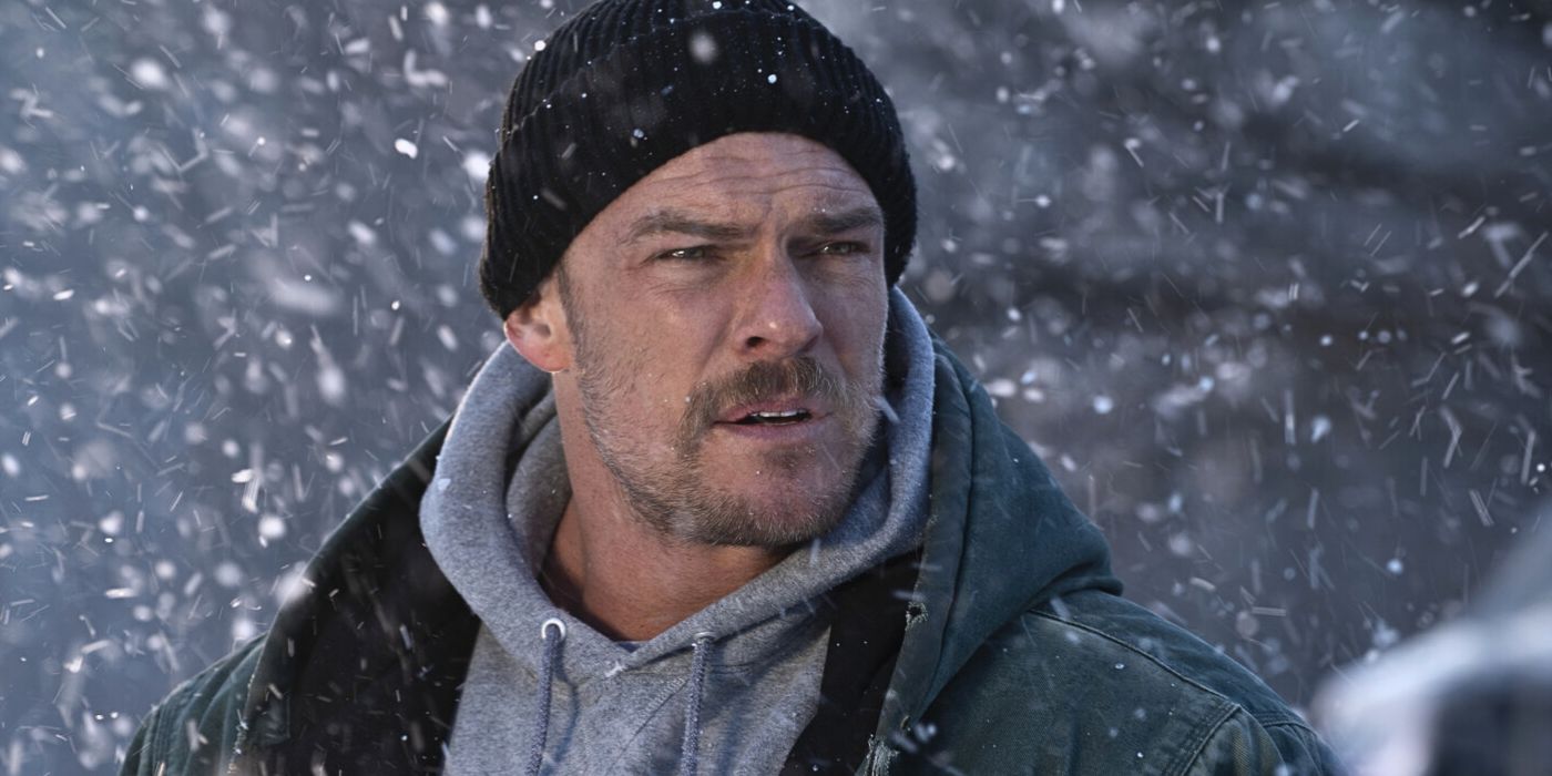 Alan Ritchson in Ordinary Angels