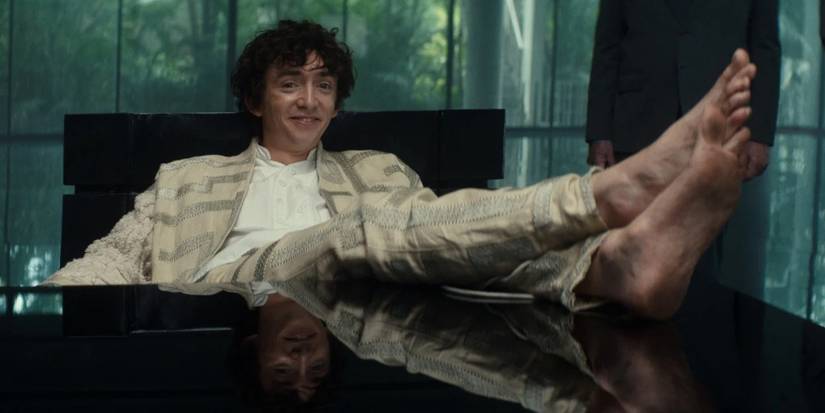 Boy Kavalier puts his bare feet up in Alien: Earth