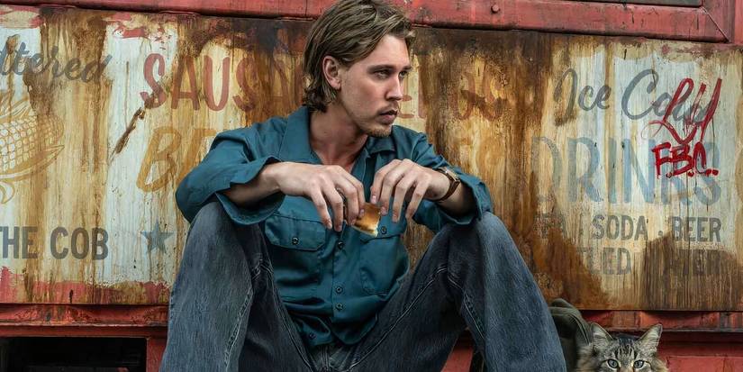 Austin Butler with Bud the cat in 'Caught Stealing'