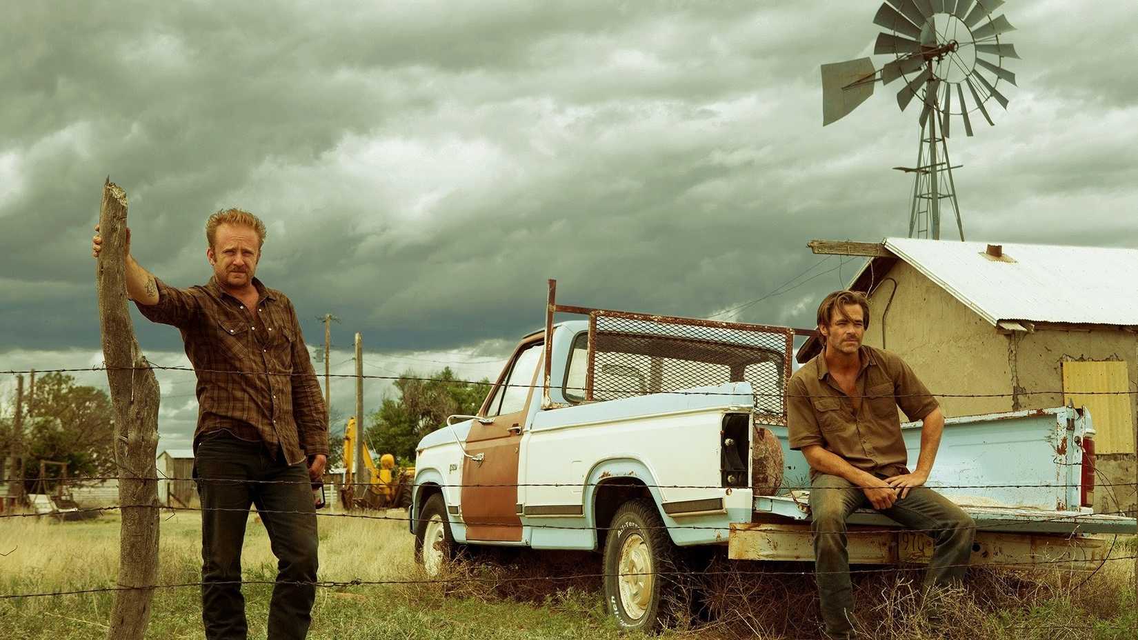 Chris Pine as Toby Howard Ben Foster as Tanner Howard in Hell or High Water