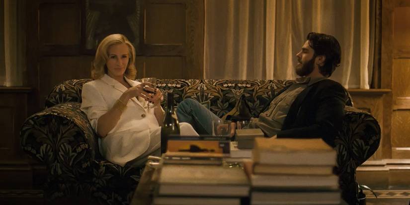 Julia Roberts and Andrew Garfield in After the Hunt