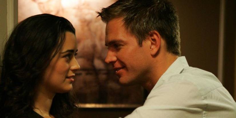 Ziva and Tony smile at each other in NCIS