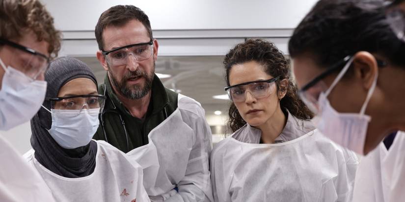 Noah Wyle and Sepideh Moafi in The Pitt Season 2