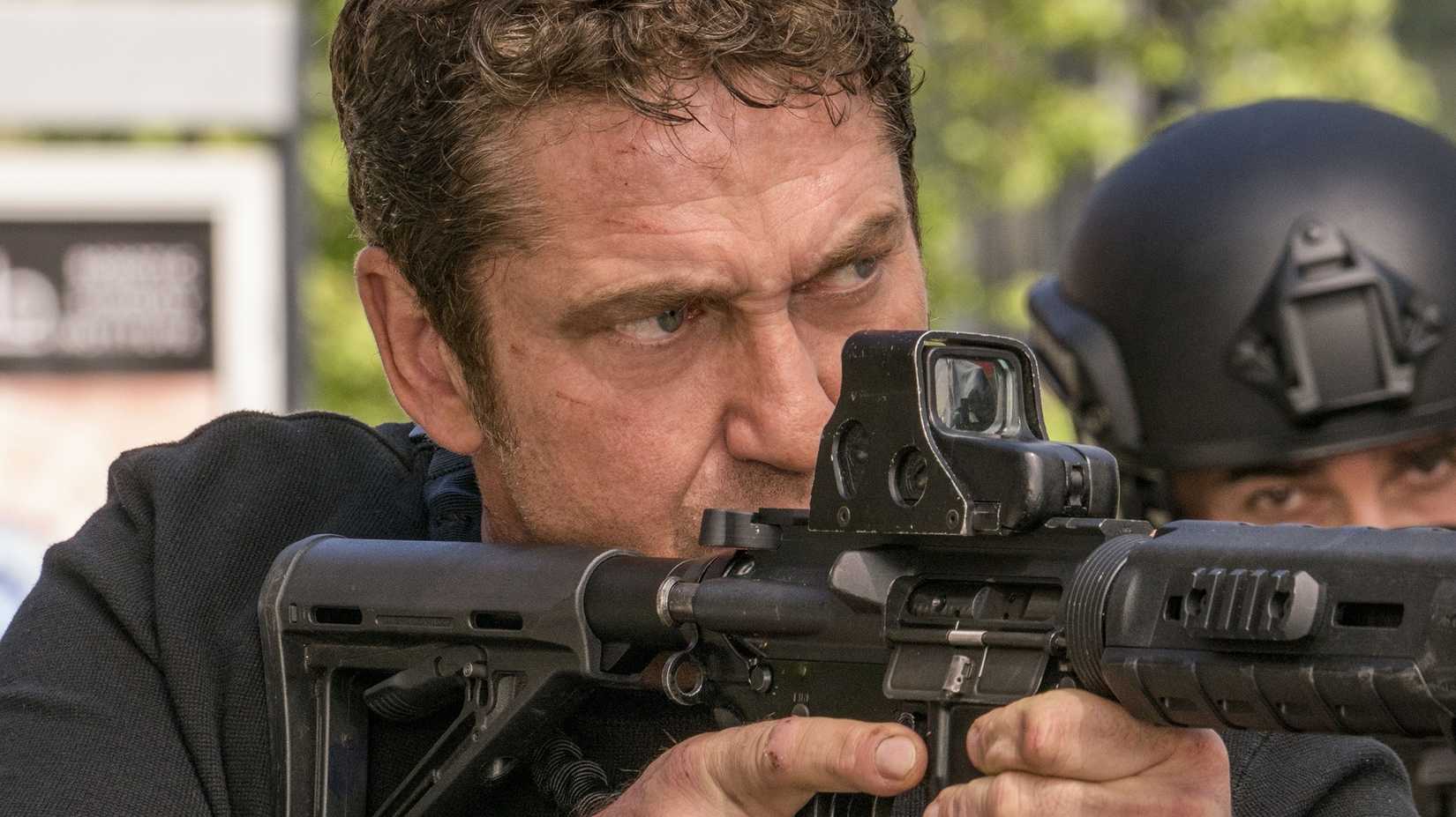 Gerard Butler em cena de ação