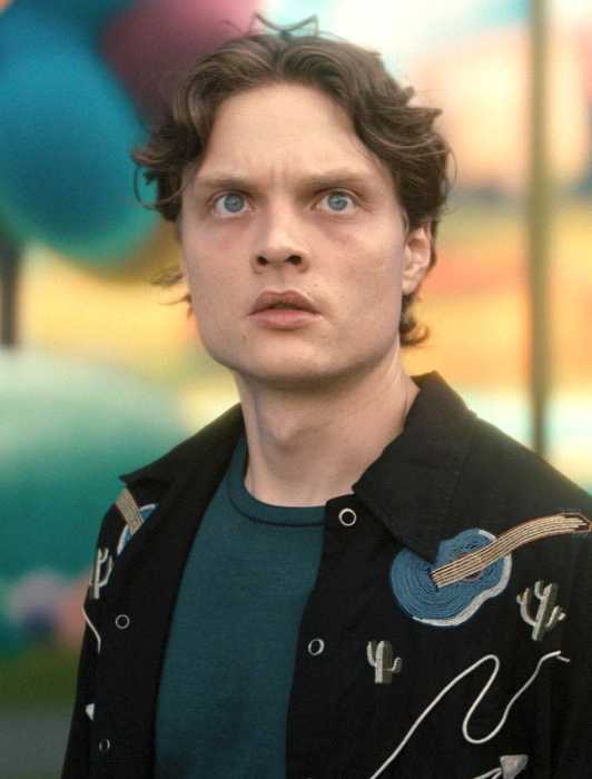 That 90s Show Cast And Character Guide that-90s-show-cast-and-character-guide