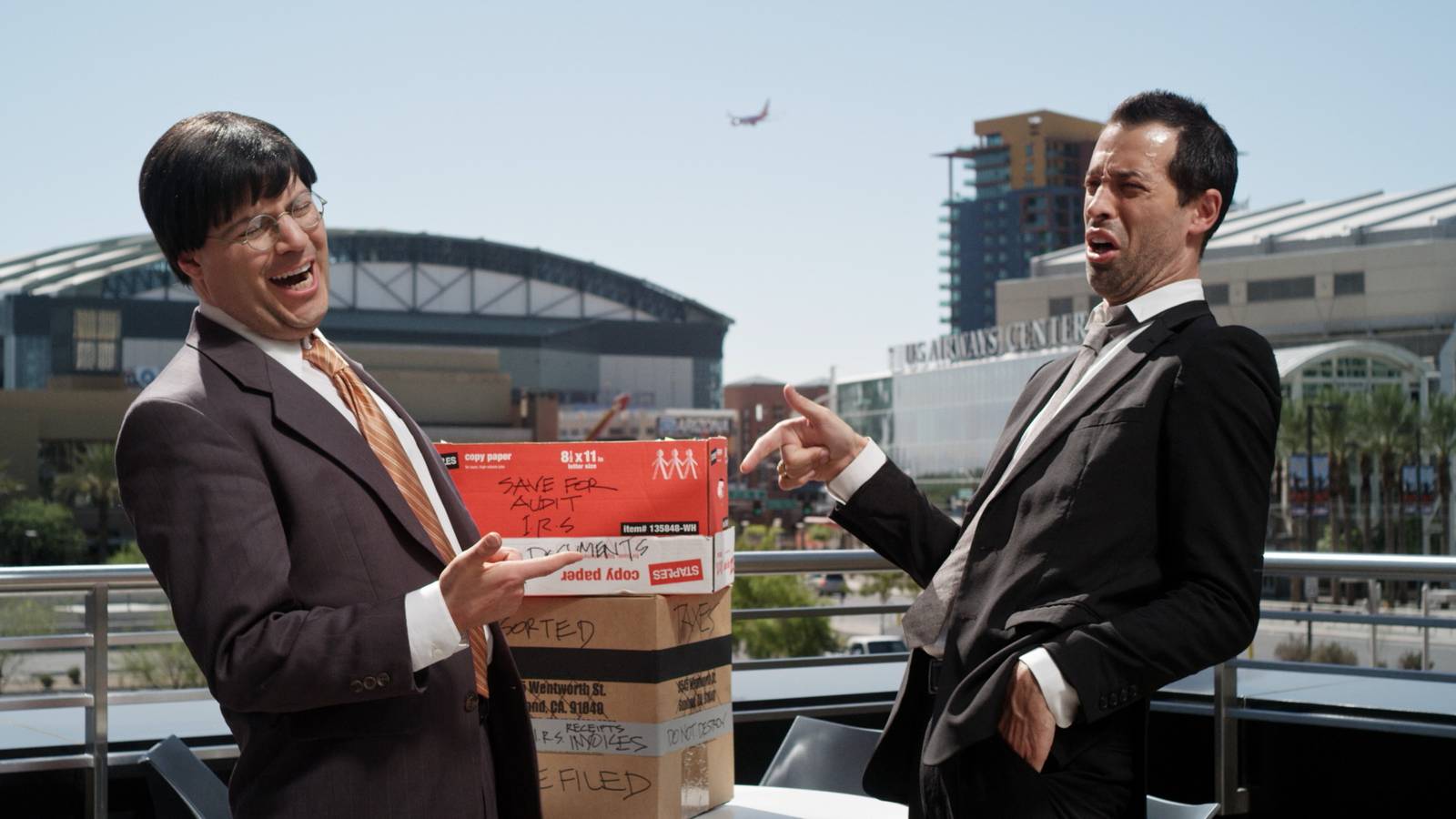 A Mindless Comedy with Few Laughs A Mindless Comedy with Few Laughs