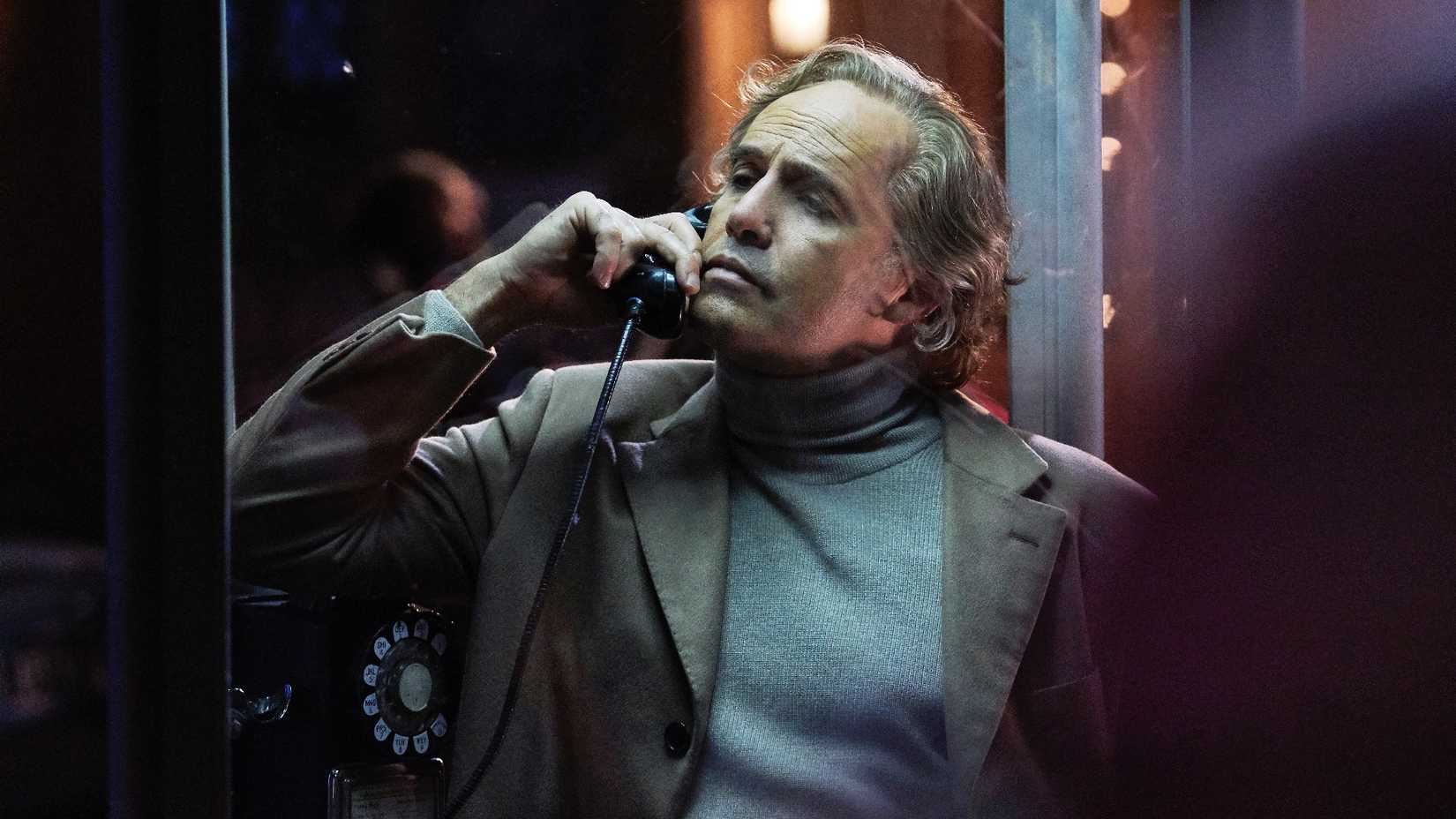 Billy Zane_as_Marlon Brando in phone booth in Waltzing with Brando