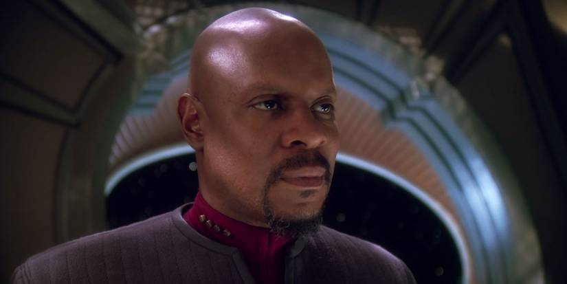 Commander Benjamin Sisko (Avery Brooks) in Star Trek: Deep Space Nine