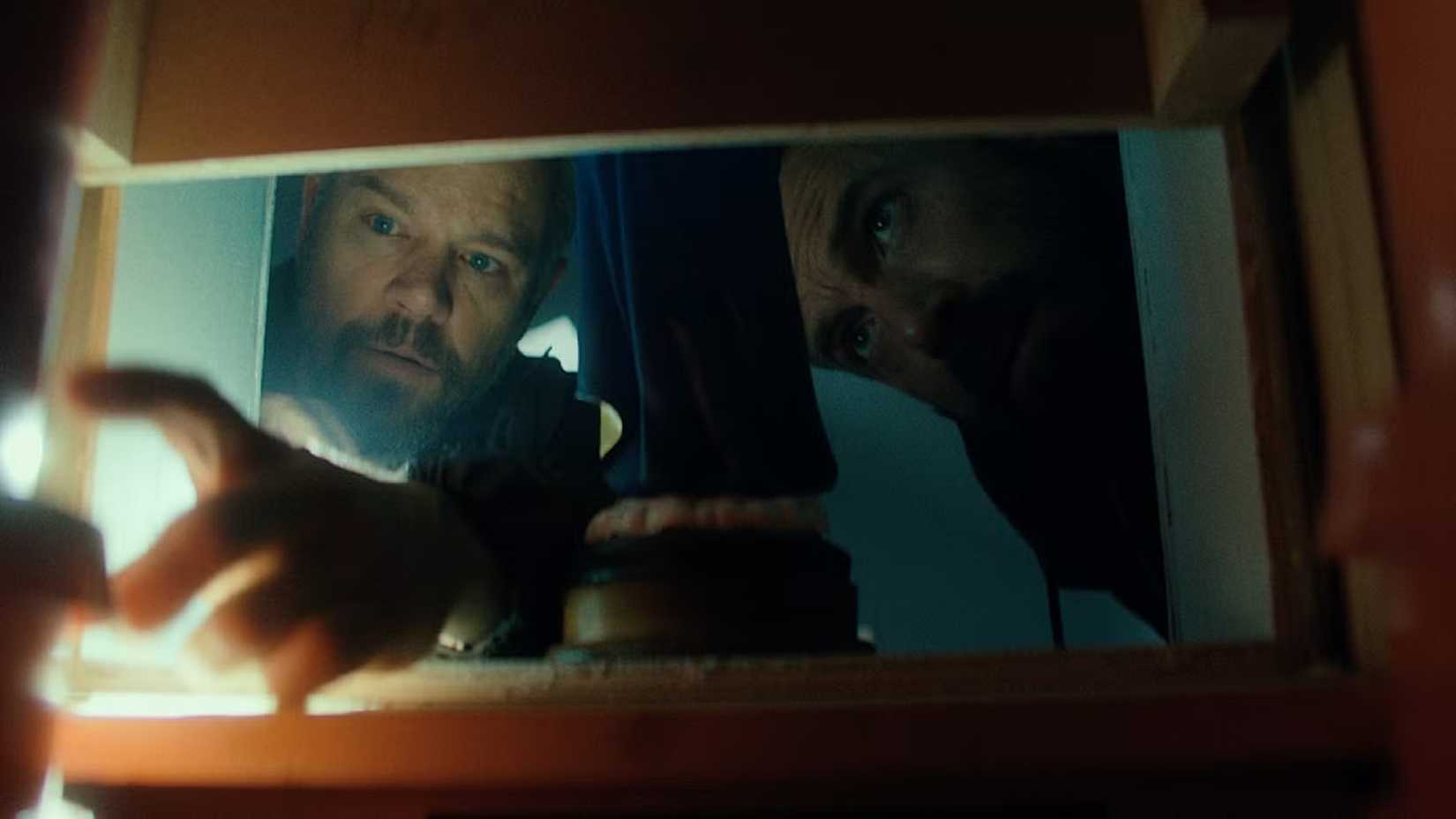 JD Byrne, played by Ben Affleck, and Dane Dumars, played by Matt Damon, in The Rip 