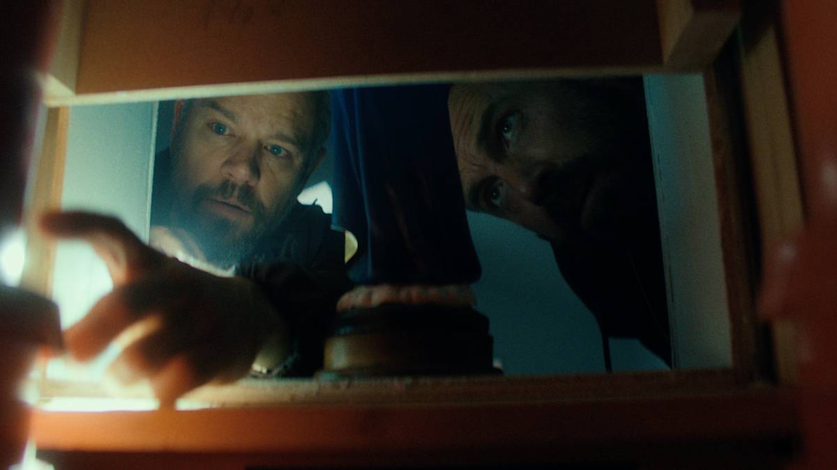 Ben Affleck & Matt Damon's Netflix Crime Thriller Debuts First ...