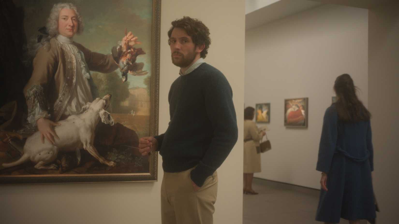 Josh O'Connor casing a museum in The Mastermind