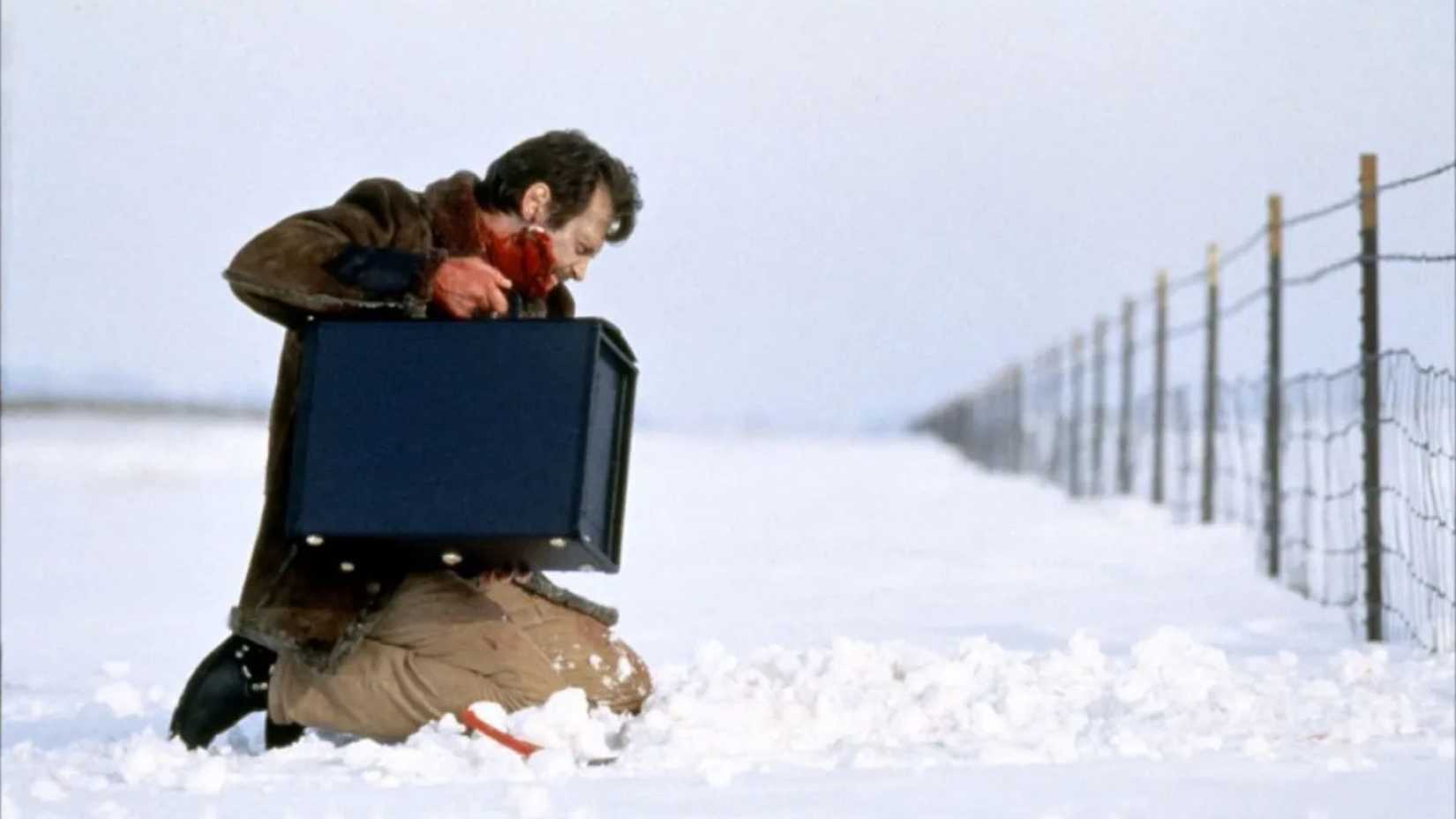 Steve Buscemi burying a suitcase in 'Fargo' (1996)