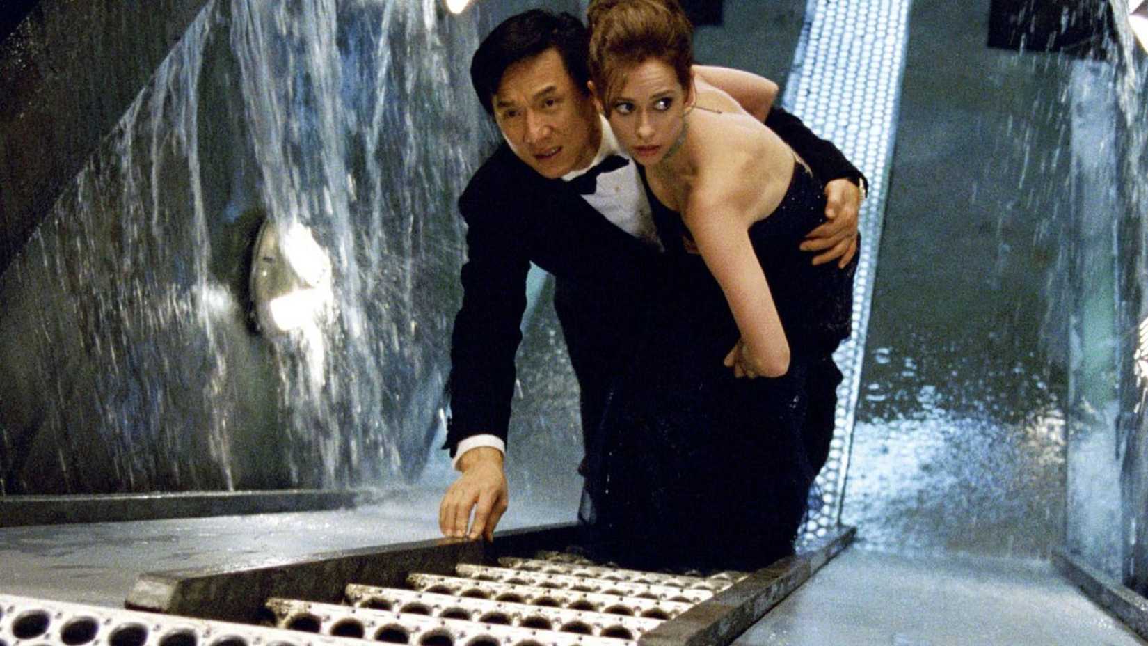 Jacki Chan and Jennifer Love Hewitt in 'The Tuxedo' (2002)