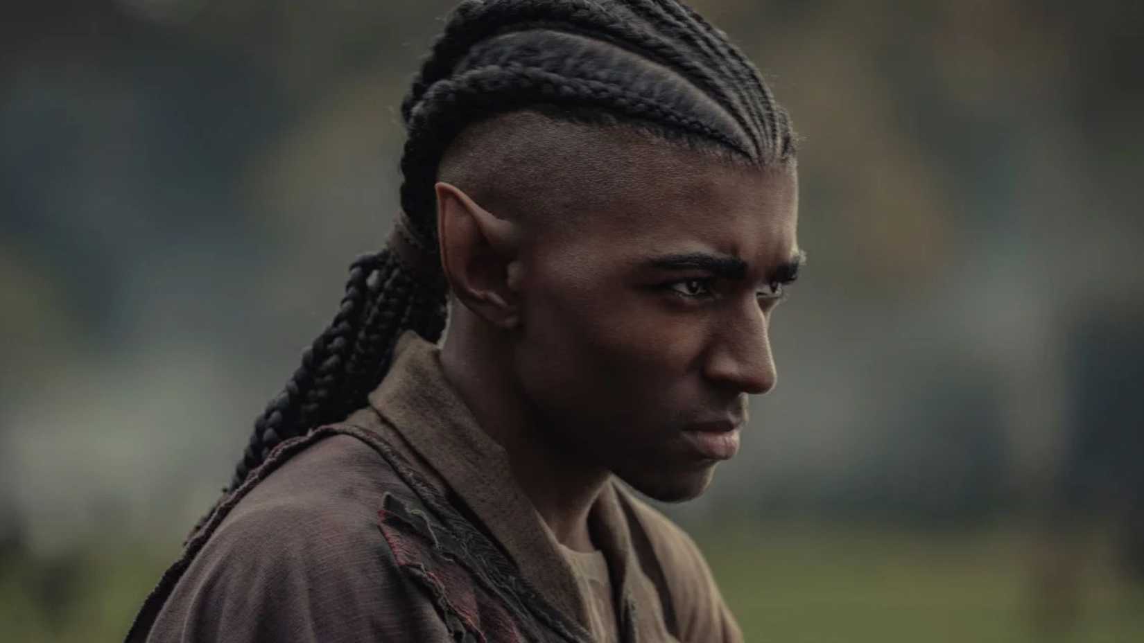 Dara in The Witcher looking off-screen