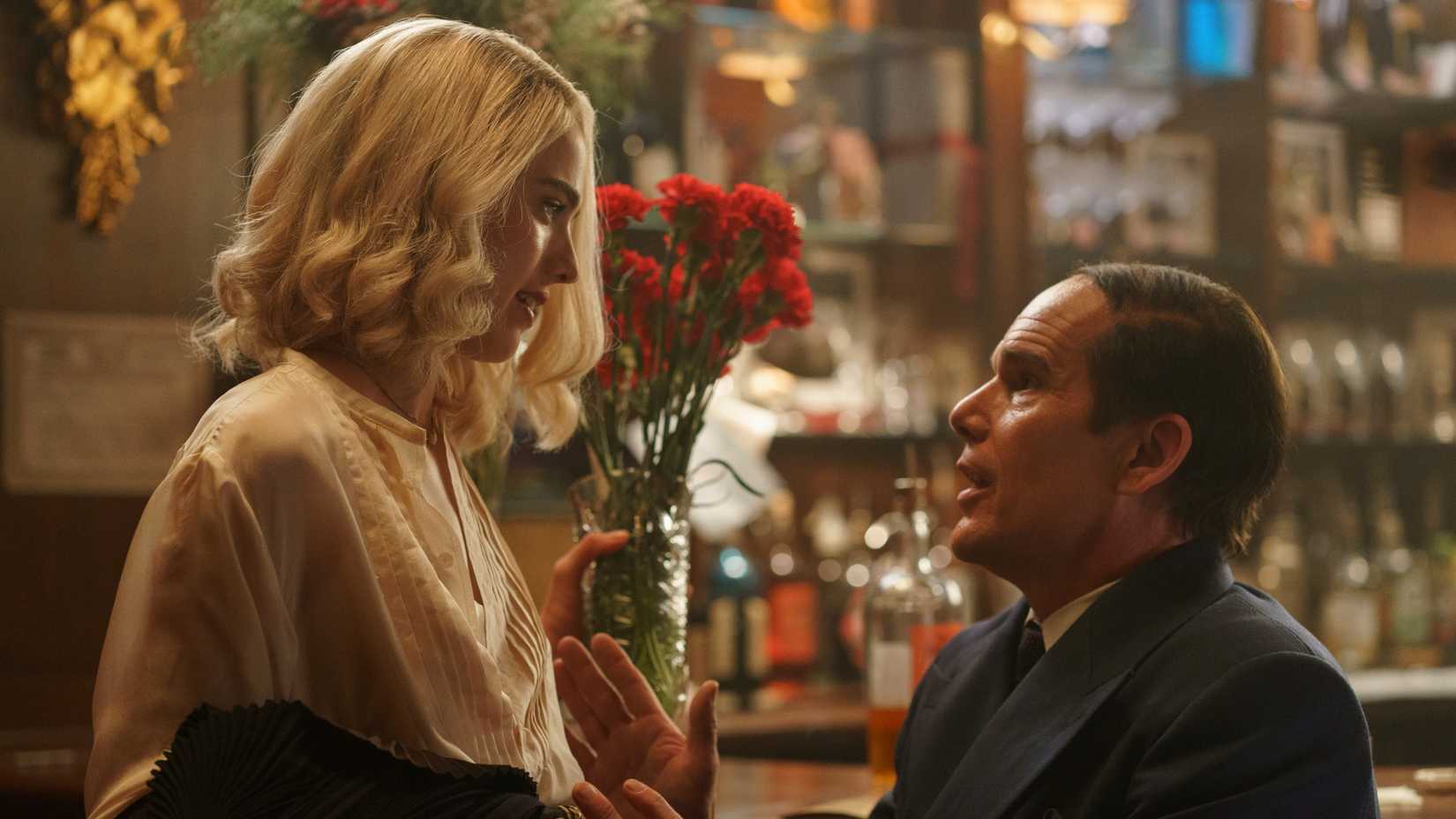 Margaret Qualley and Ethan Hawke in Blue Moon