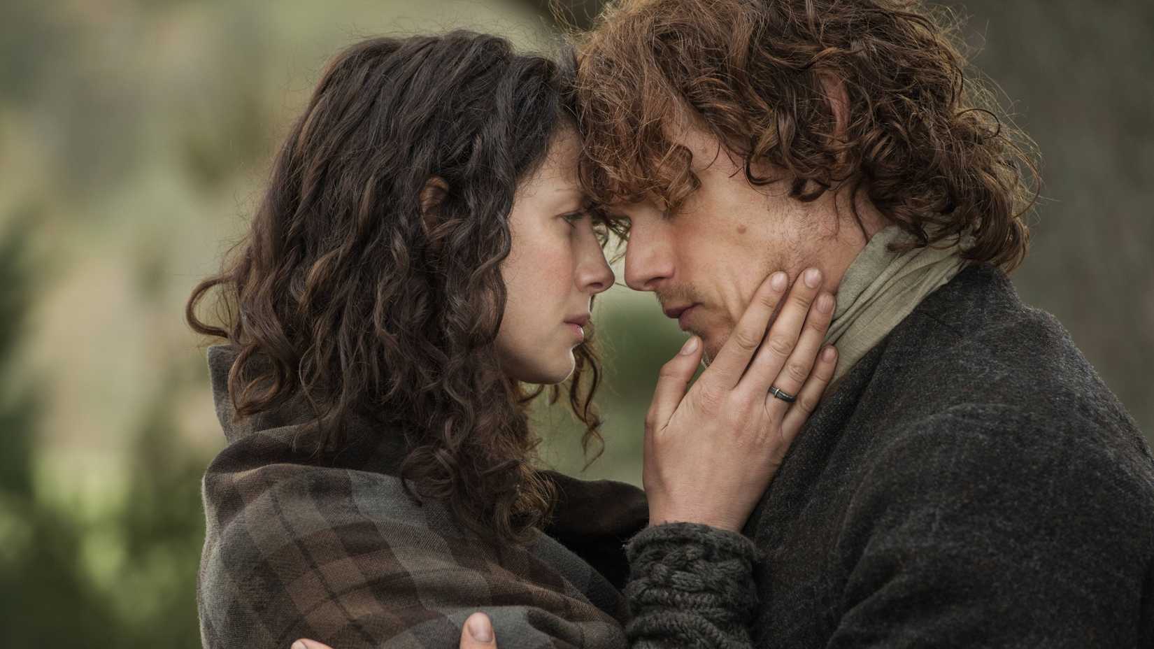 Caitríona Balfe and Sam Heughan in Outlander