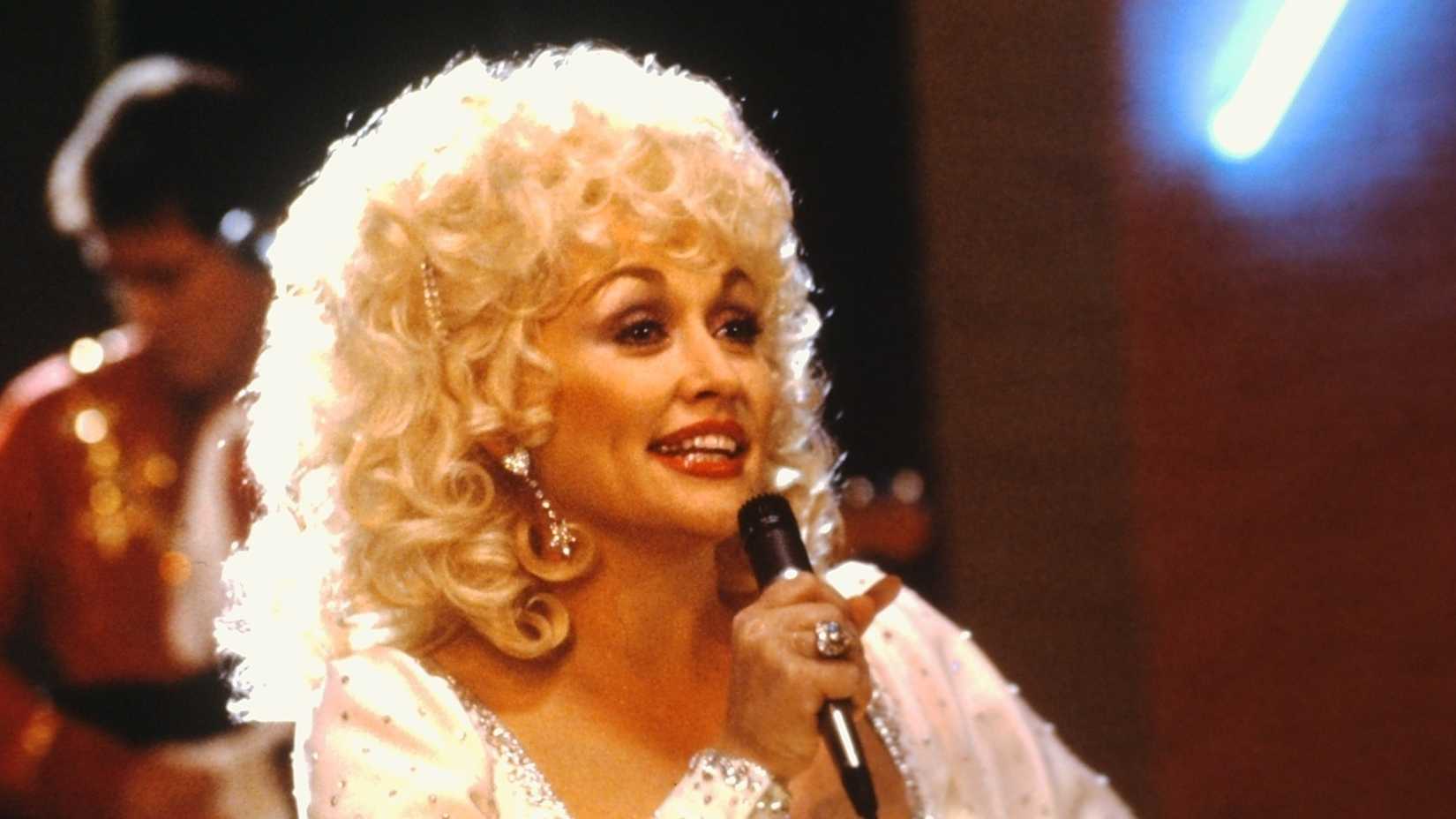 Dolly Parton Has Not Died; Clickbait Headline Is False