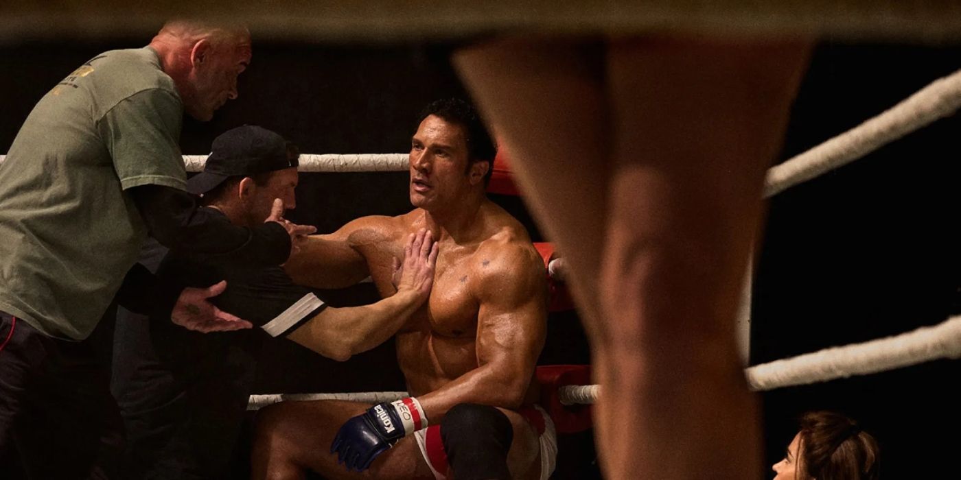 Dwayne Johnson em cena de The Smashing Machine