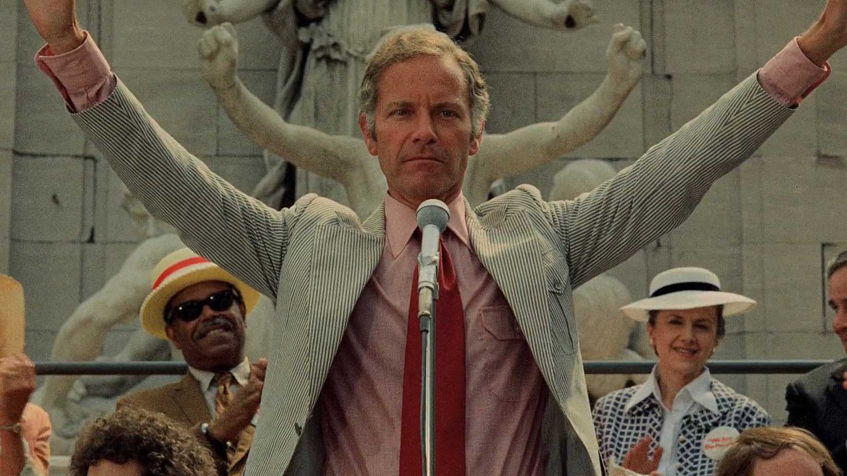 Leonard Harris in Taxi Driver