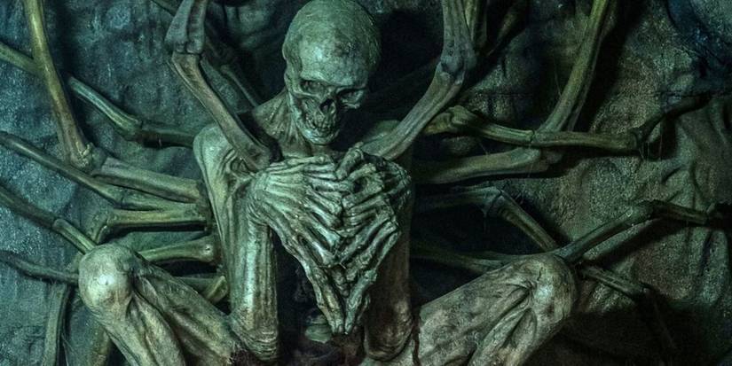 An unusual skeleton in The Empty Man (2020)