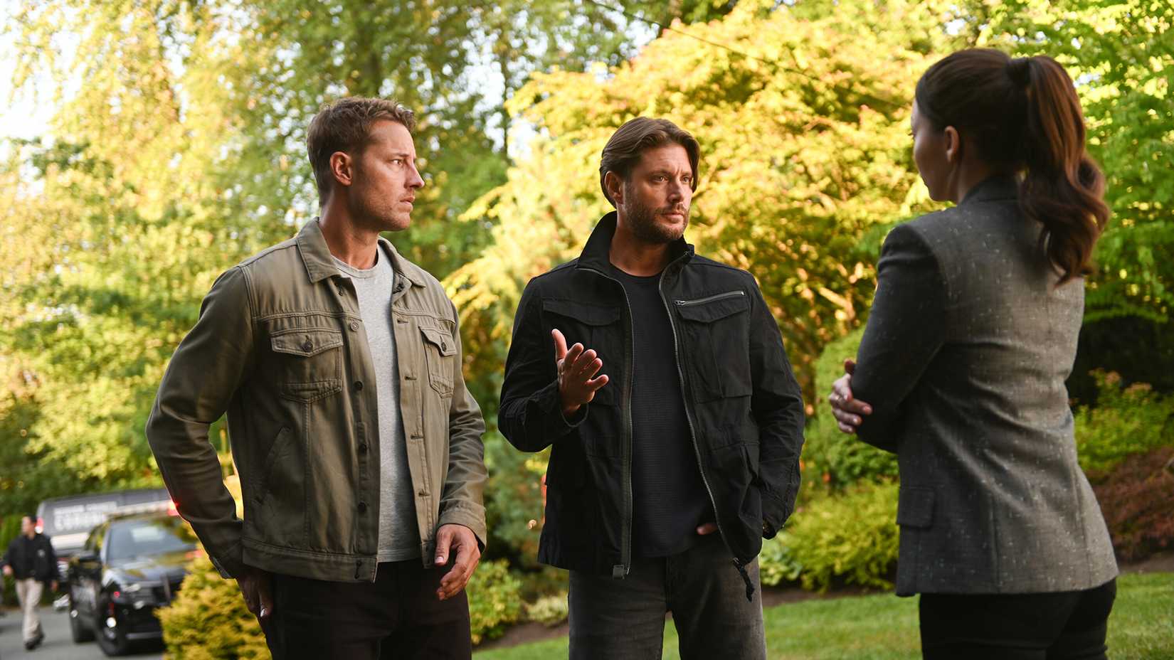 Colter and Russell talking to Reenie in Tracker