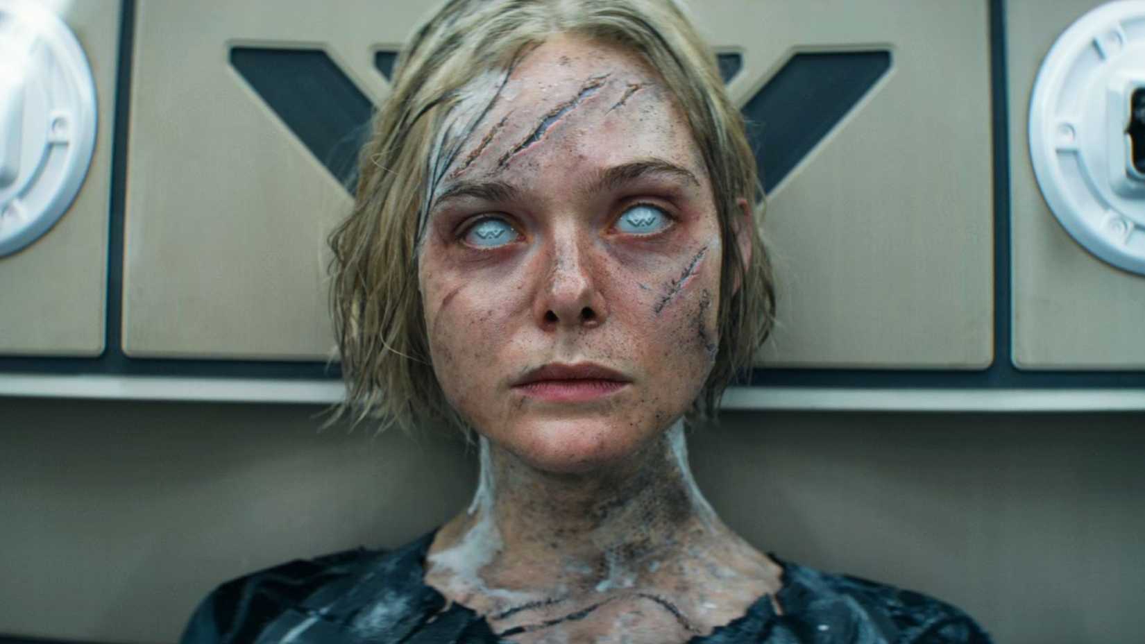 elle-fanning-predator-badlands.jpg