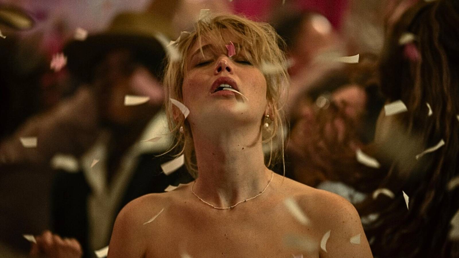 Jennifer Lawrence “Nervous” Fans Will Think New Movie Is a ‘Hunger Games’ & ‘Twilight’ Crossover Jennifer Lawrence “Nervous” Fans Will Think New Movie Is a ‘Hunger Games’ & ‘Twilight’ Crossover