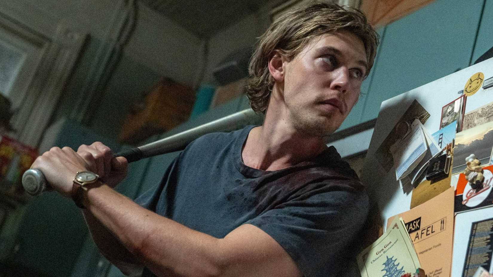 Austin Butler in Caught Stealing