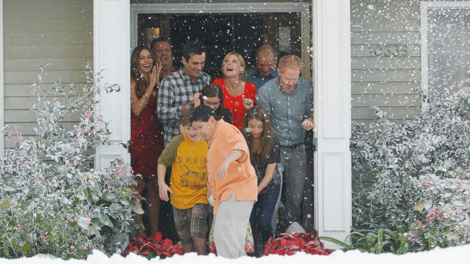 Still from the episode 'Express Christmas' from 'Modern Family'