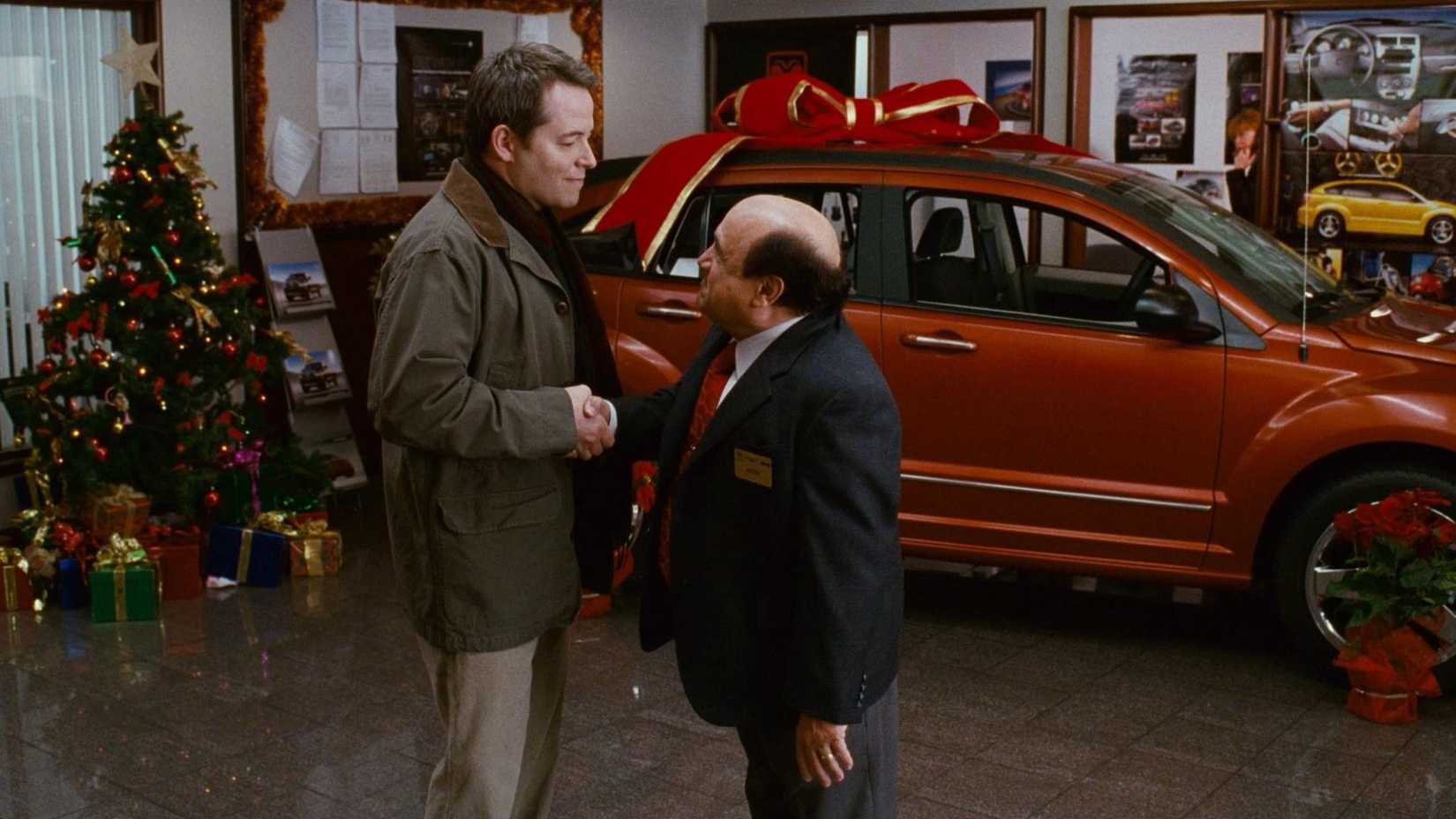 Matthew Broderick and Danny DeVito in 'Deck the Halls' (2006)