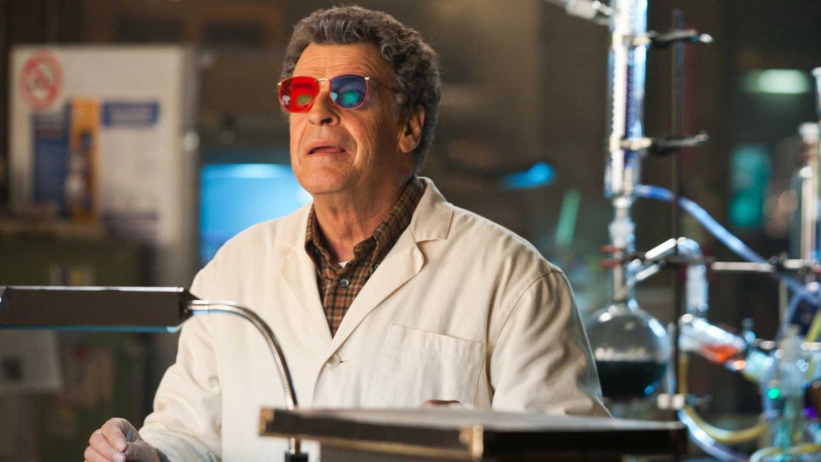 John Noble in Fringe