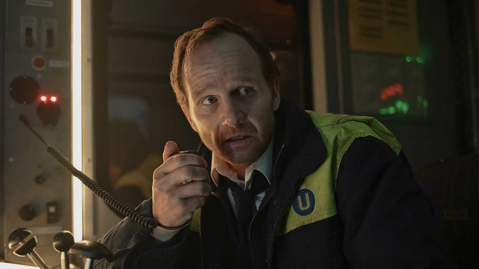 Otto talking on the radio in Hijack.