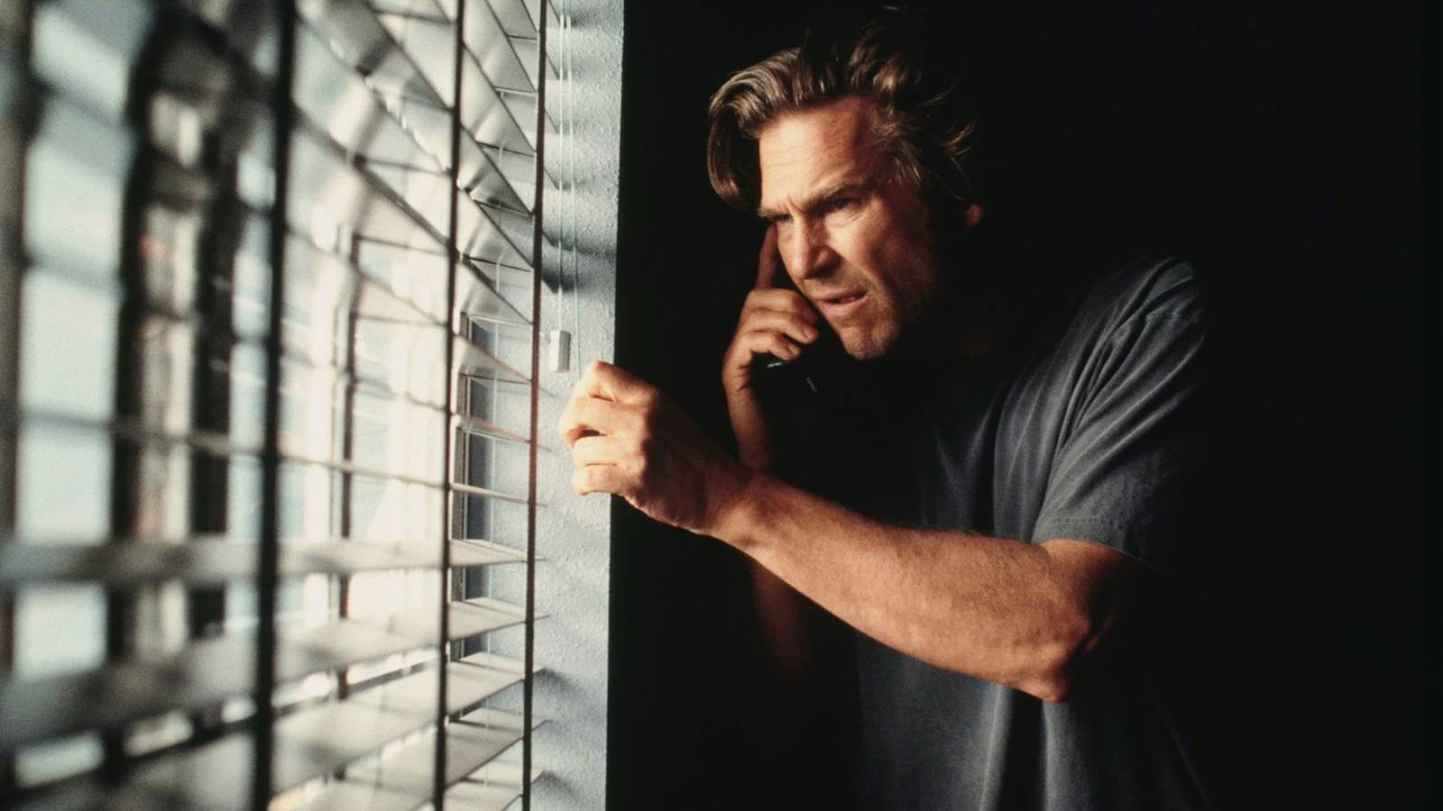 Conspiracy Thriller 'Arlington Road' Has Landed on Free Streaming