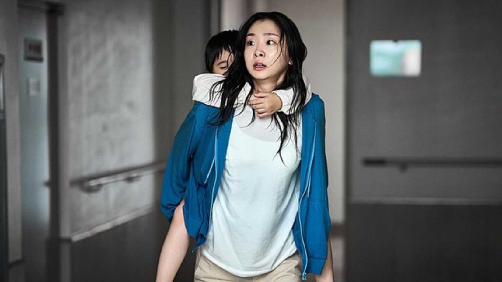 Kim Da-mi and Kwon Eun-seong in The Great Flood