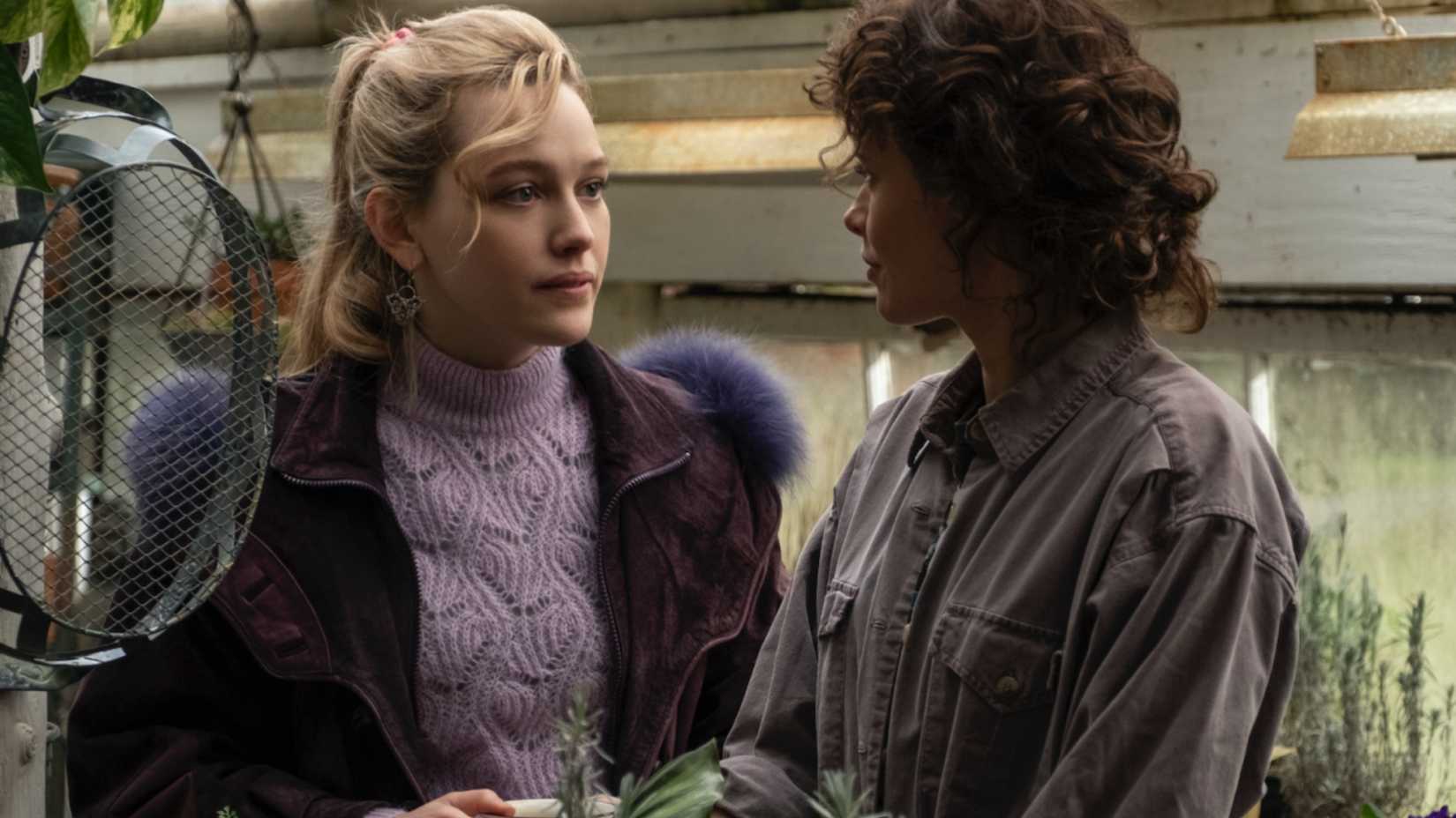 Dani (Victoria Pedretti) and Jamie (Amelia Eve) talking in The Haunting of Bly Manor