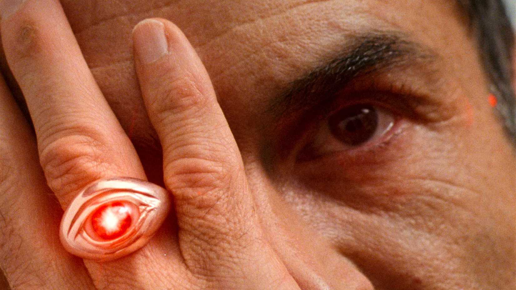 Yannick Renier Reflection in a Dead Diamond