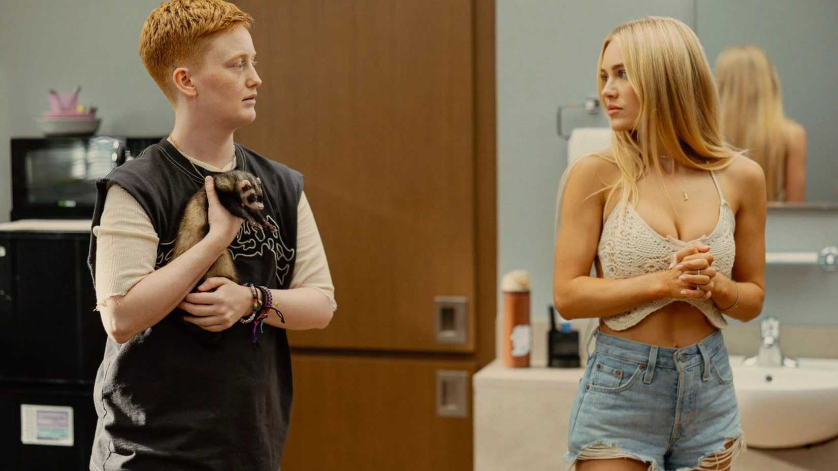 Ainsley argues with her new roommate Paigyn in Landman Season 2 Episode 9