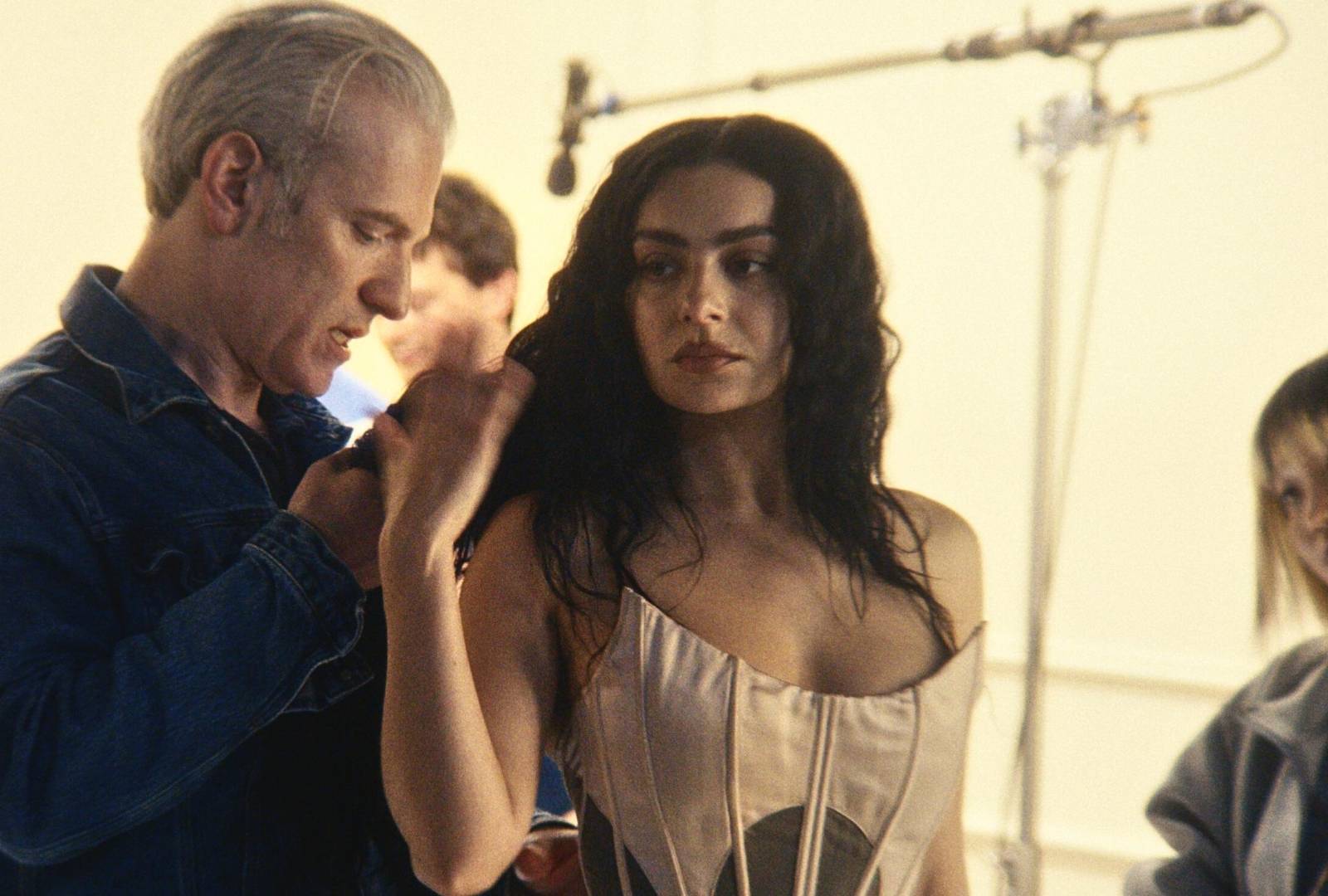 charlie-xcx-in-the-moment-1. 