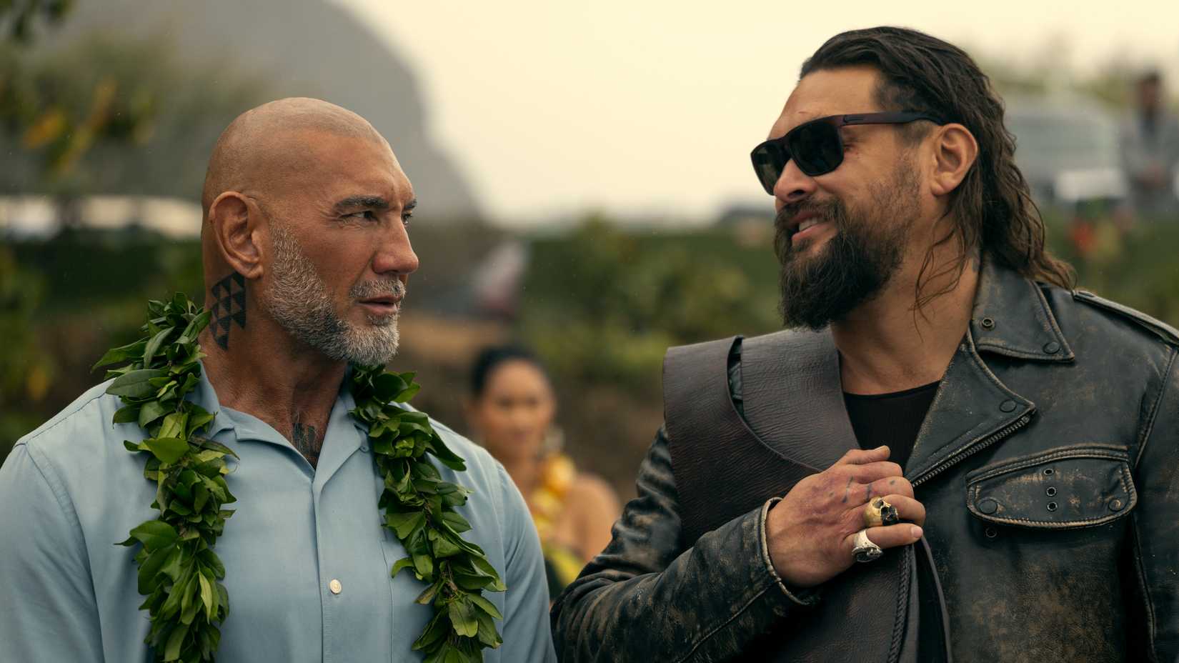 Dave Bautista dan Jason Momoa dalam film 'The Wrecking Crew'.