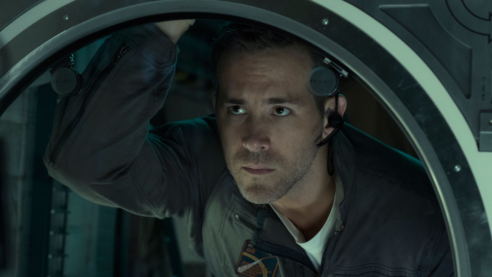 9 Years Later, Ryan Reynolds & Rebecca Ferguson's Forgotten Sci-Fi ...