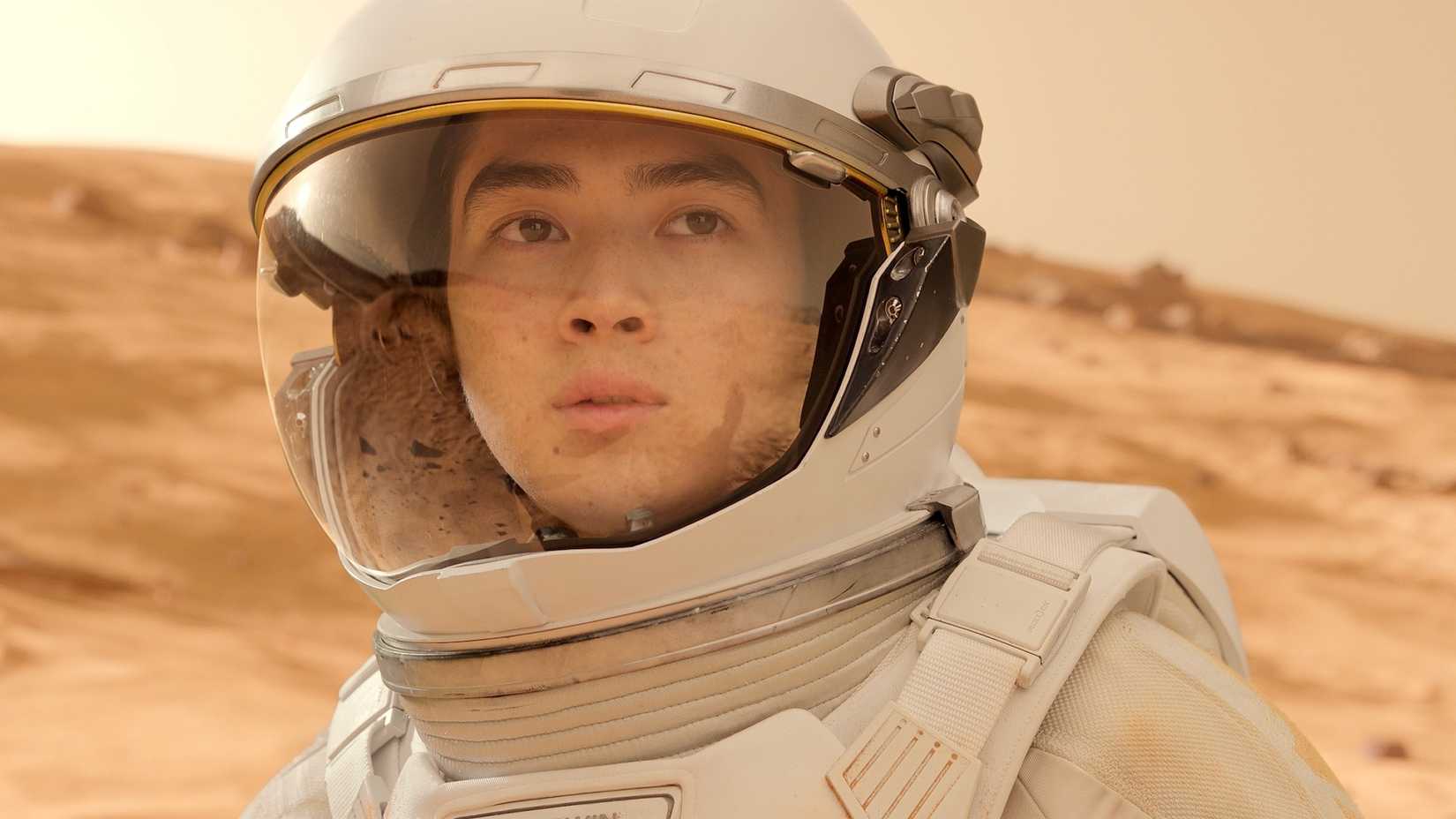 شون كوفمان في دور أليكس بوليتوف بالدوين في الموسم الخامس من مسلسل For All Mankind